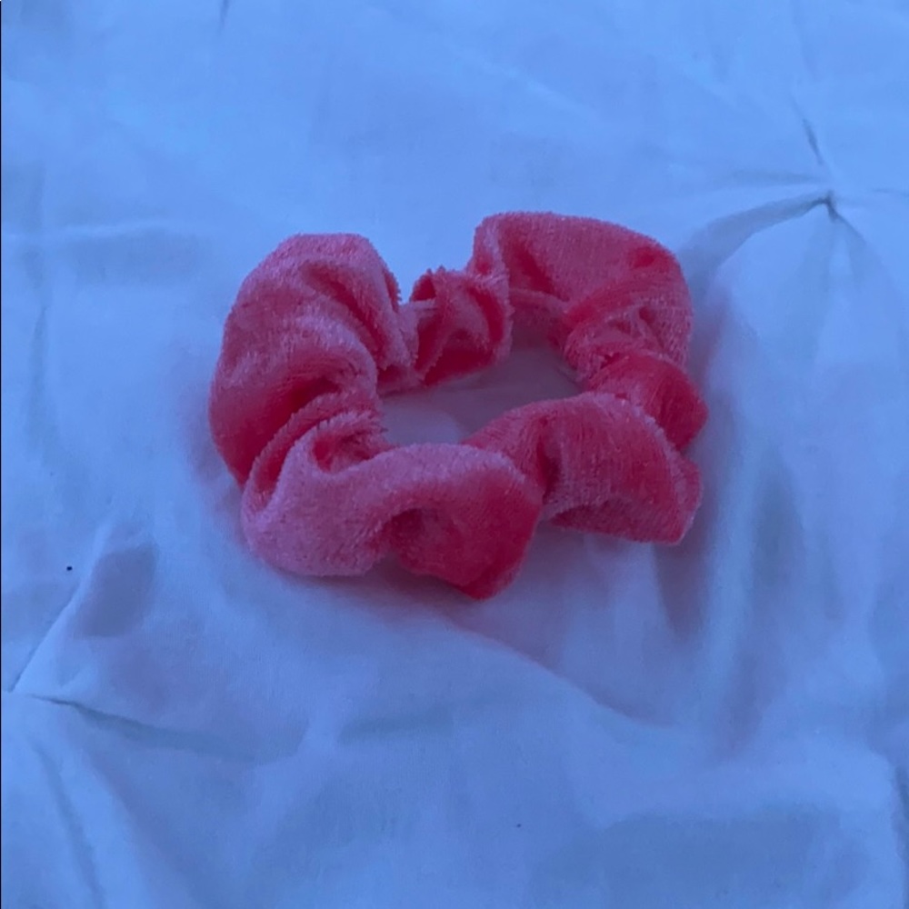 Coral scrunchie